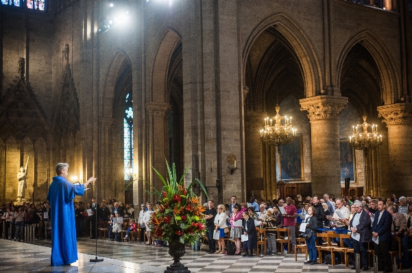 Foto Pessoas prédio europa religião