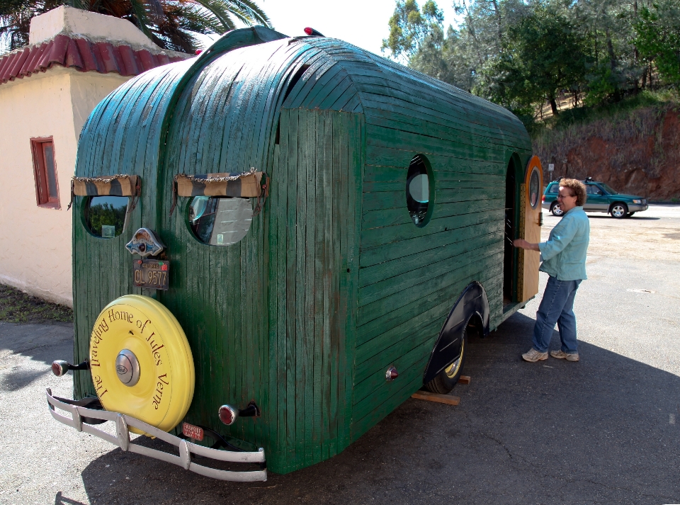 Transport vehicle california caravan