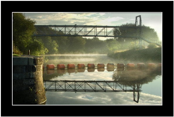 Foto Acqua luce del sole nebbia alba