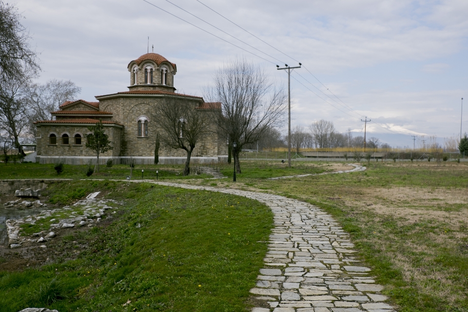 город здание замок
 путешествовать