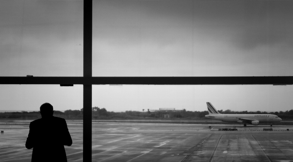 Bayangan hitam dan putih
 fotografi bandara