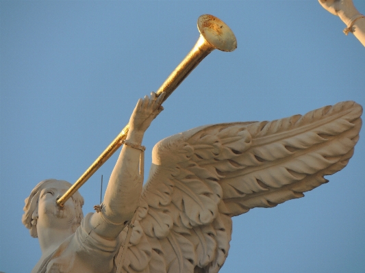 Bird wing woman statue Photo