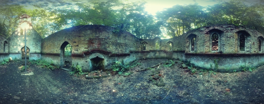 Nature light abandoned church Photo