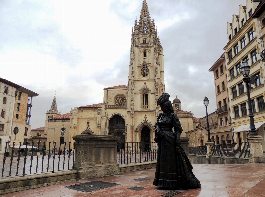 Monument statue plaza landmark Photo