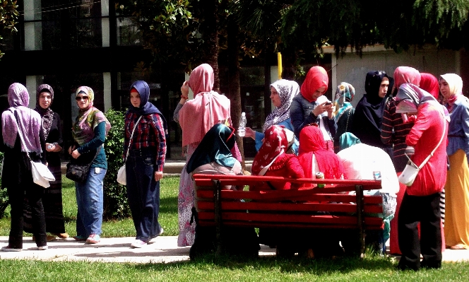 Foto Rakyat kerumunan kontras pemusik