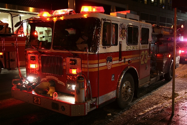 夜 manhattan 輸送 トラック 写真