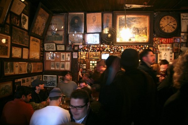 Night restaurant manhattan crowd Photo