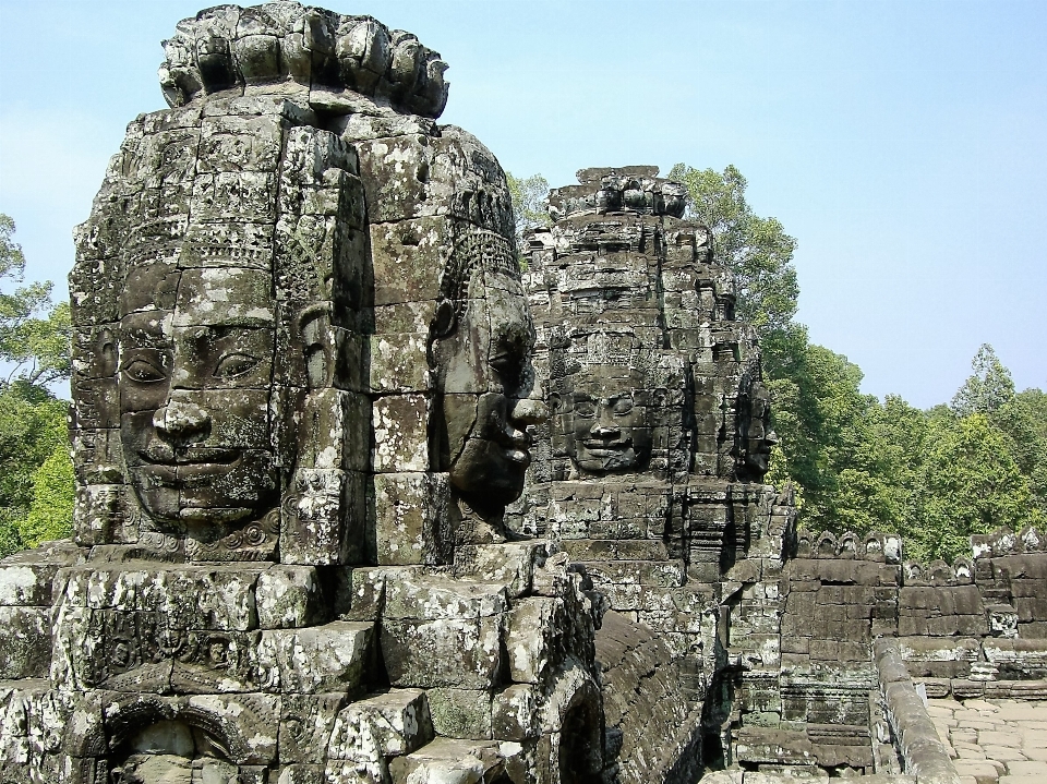 Rock bangunan monumen patung