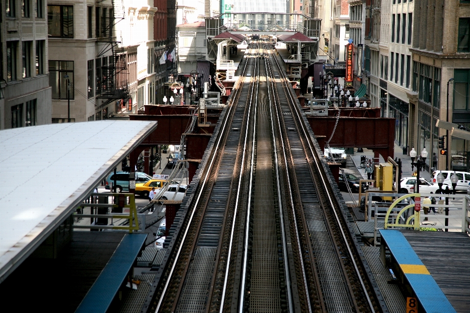 Traccia treno paesaggio urbano metro