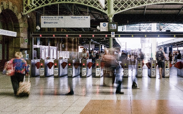 Zdjęcie Pieszy pociąg tłum transport