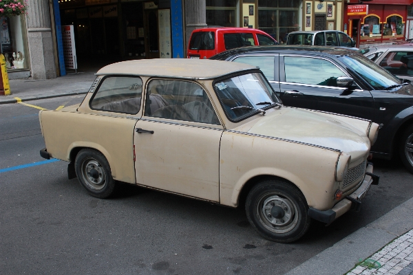 Car vehicle prague creativecommons Photo