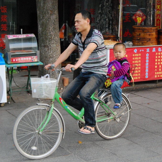 Extérieur personnes rue chariot