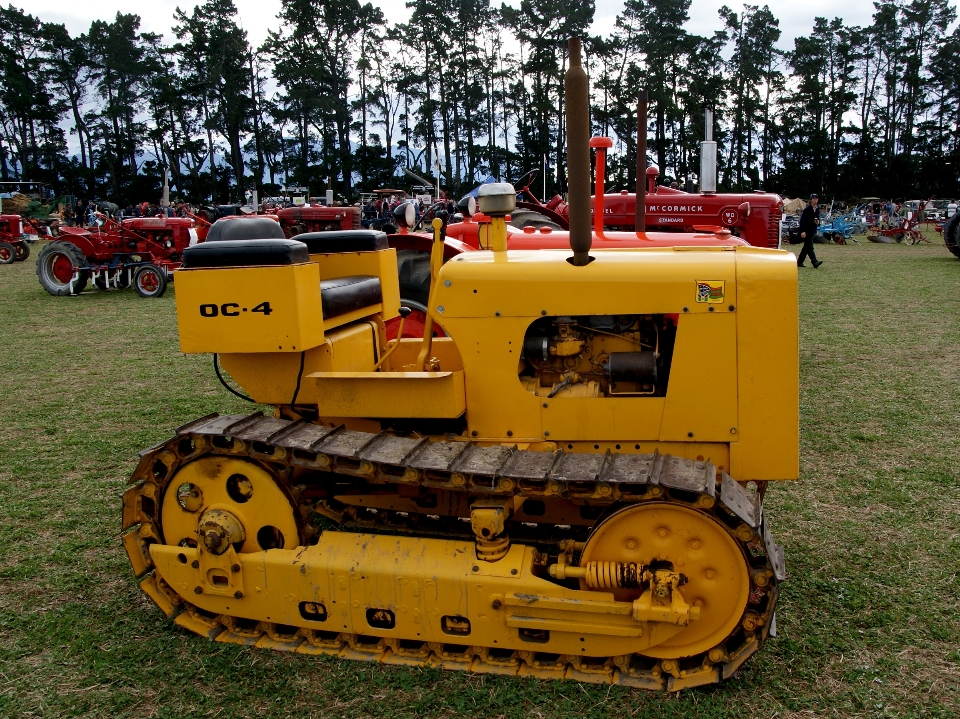 Traktor aspal
 pertanian kendaraan