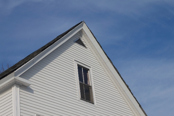 House window roof building Photo