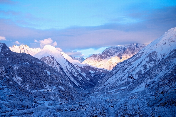 Foto Paisagem natureza região selvagem
 montanha