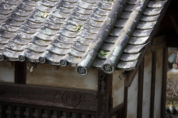 Roof high facade lighting Photo