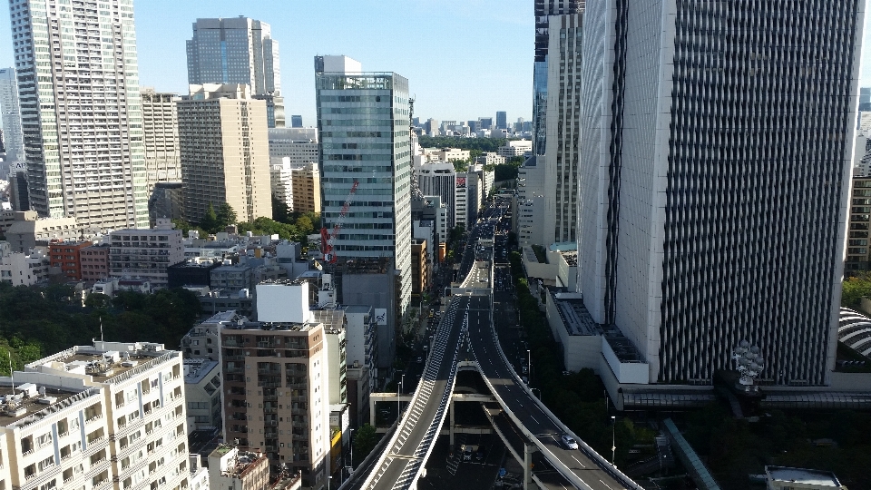 建築 道 スカイライン 渋滞