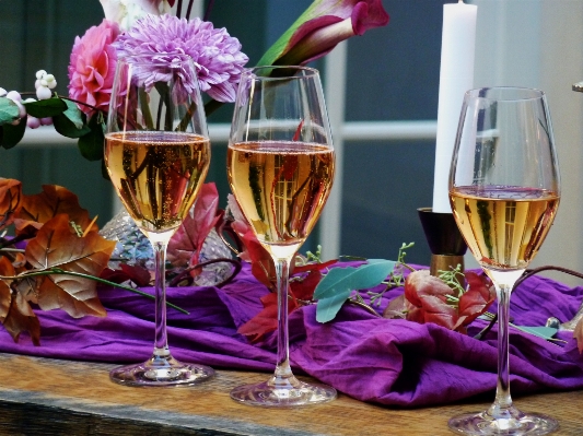 Liquid wine flower glass Photo