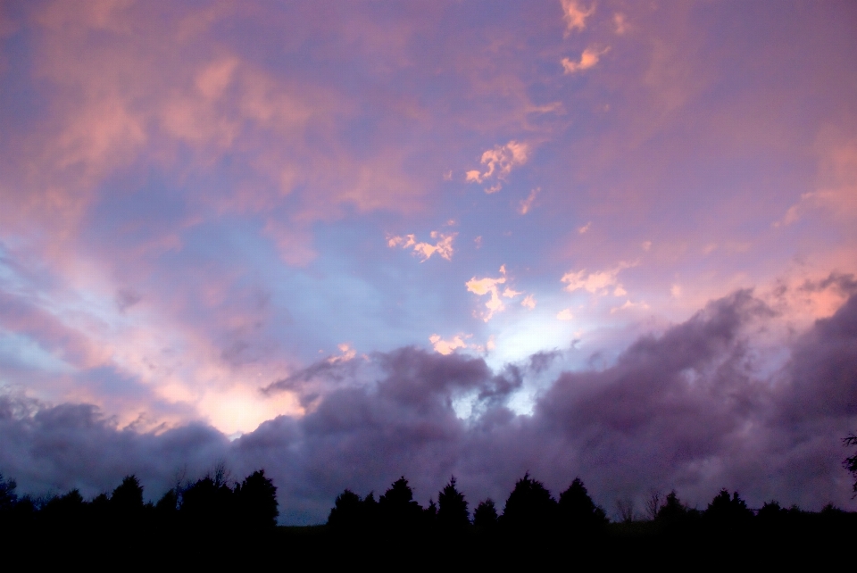 Horizon light cloud sky