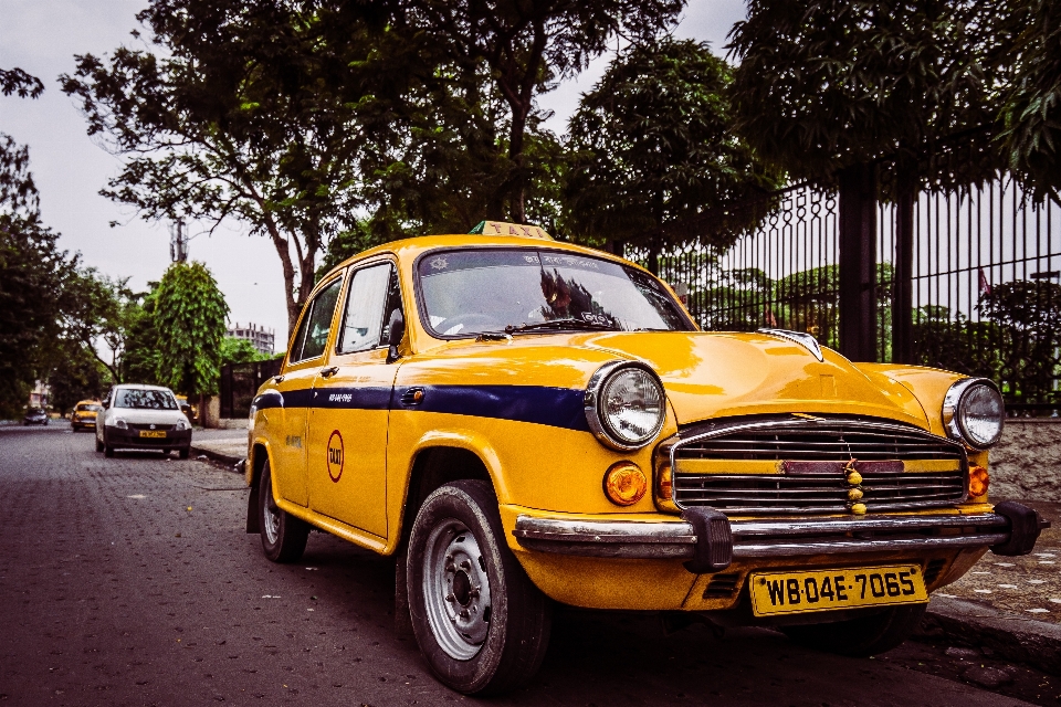 Rue voiture matin taxi