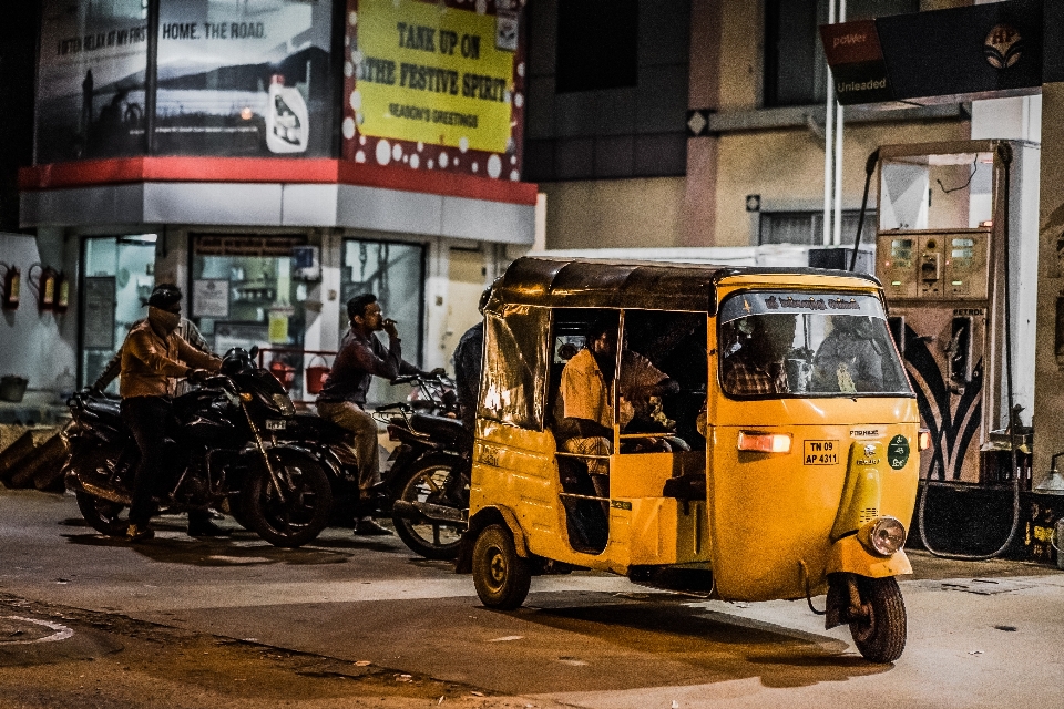 路 街道 夜晚 出租车