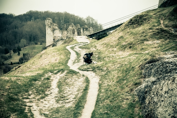 Foto Paesaggio montagna strada collina