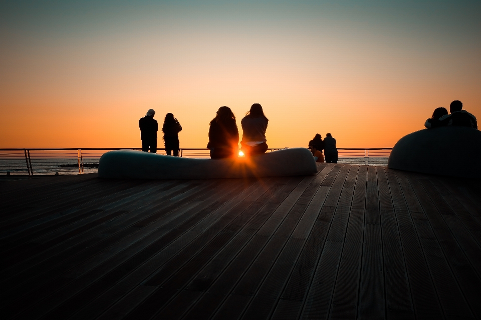 Plage horizon silhouette lumière