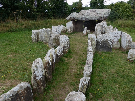 Rock island stone wall england Photo