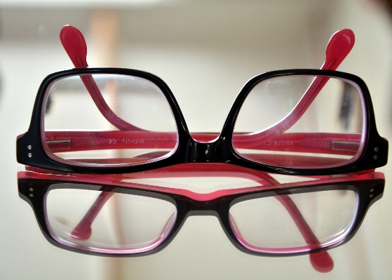 Reflection pink spectacles font Photo