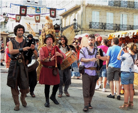 Foto Persone folla europa musicista