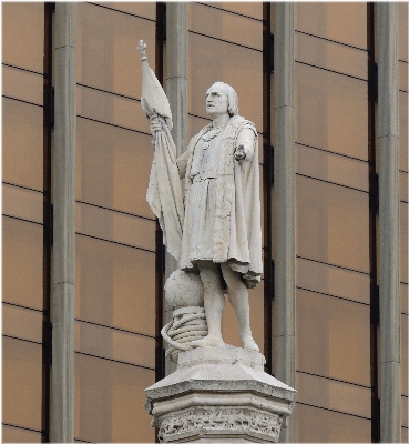 City monument europe statue Photo