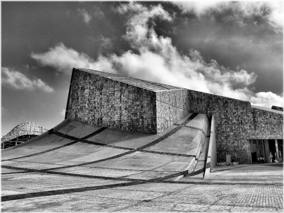 Czarny i biały
 architektura biały fotografia