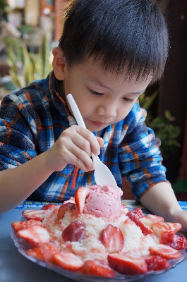 人 夏 皿 食べ物 写真