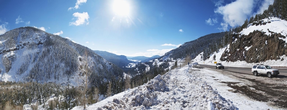 Paisagem riacho
 montanha neve