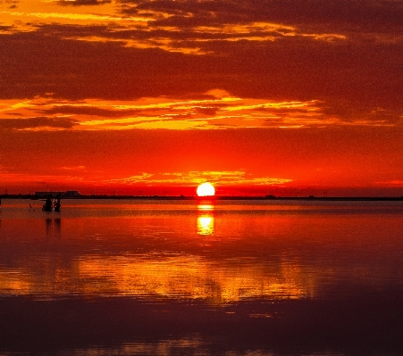 Sea water horizon silhouette Photo