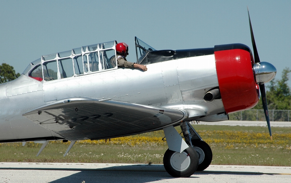 Groupe ciel fumée avion