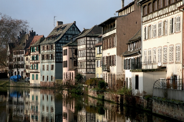 Foto Architettura città fiume canale
