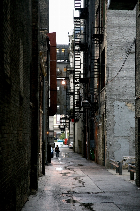 Camino calle lluvia ciudad