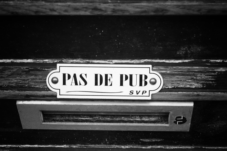 Noir et blanc
 blanc nombre obscurité
