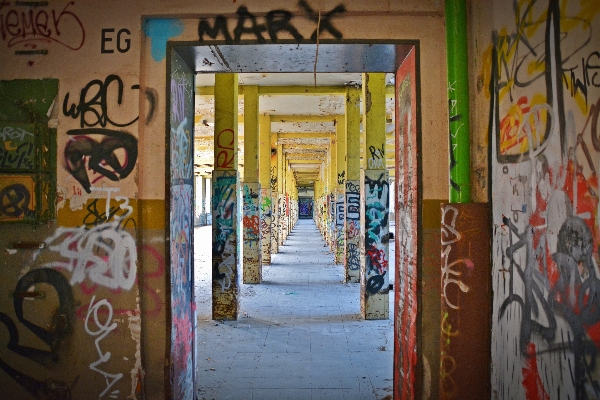 Foto Estrada rua prédio velho