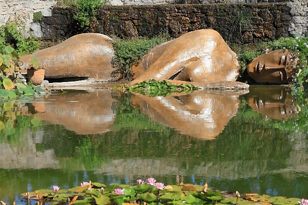 Water pond statue reflection Photo