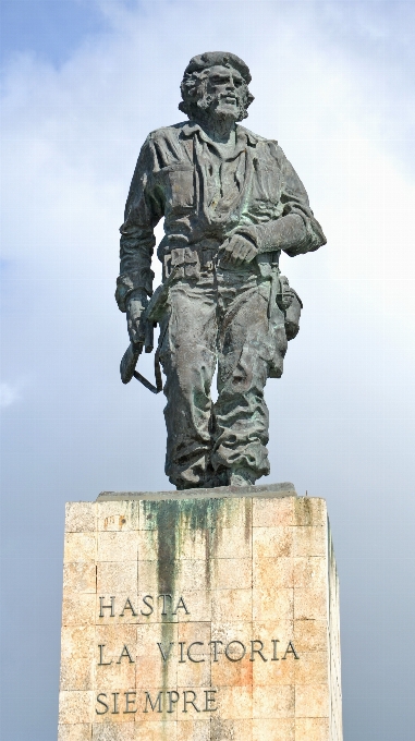 Monumento statua cuba scultura