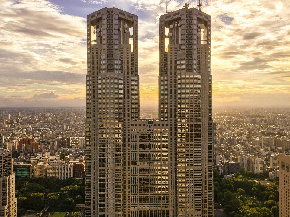 スカイライン 建物 街 超高層ビル