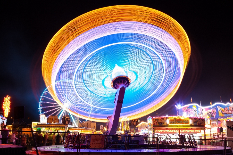 Leggero notte ruota panoramica
 parco divertimenti
