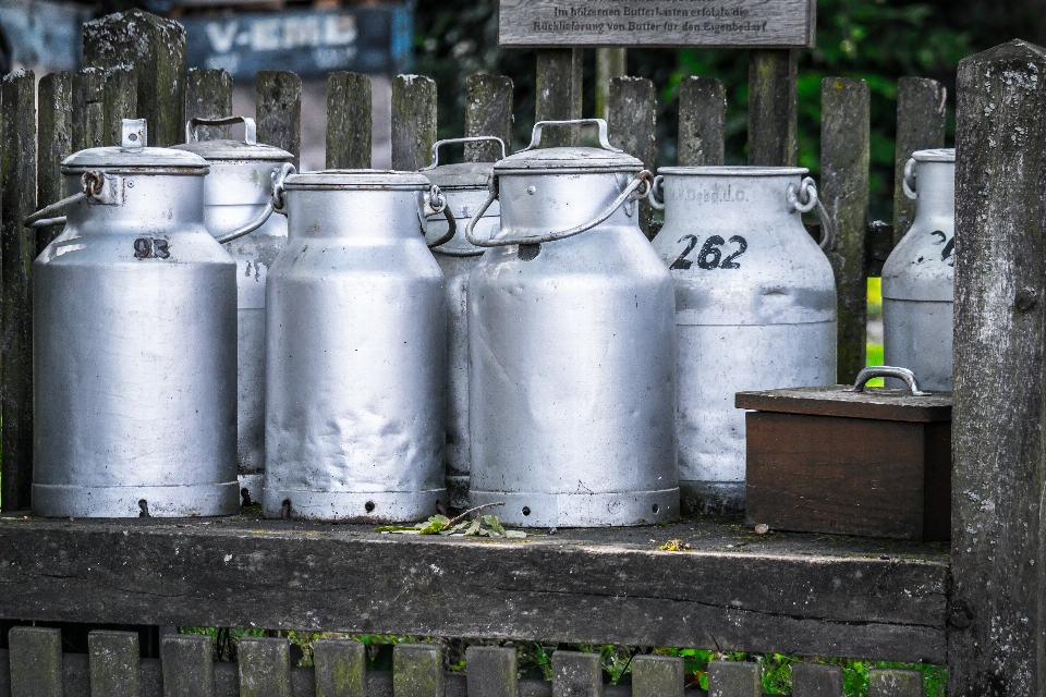 Water vessel agriculture milk