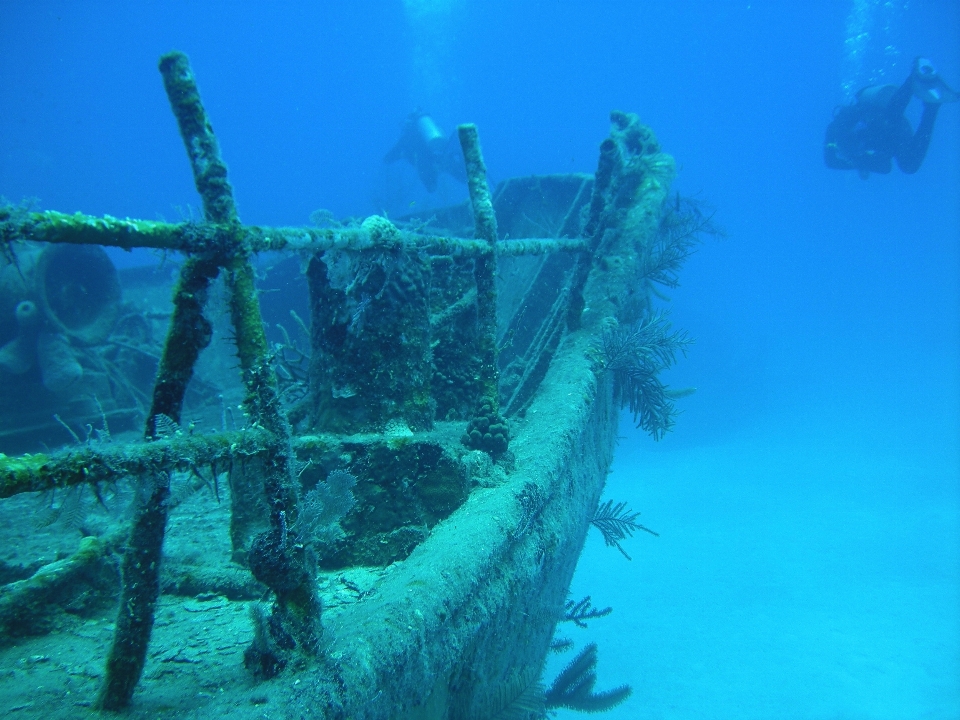 Mar océano barco buceo