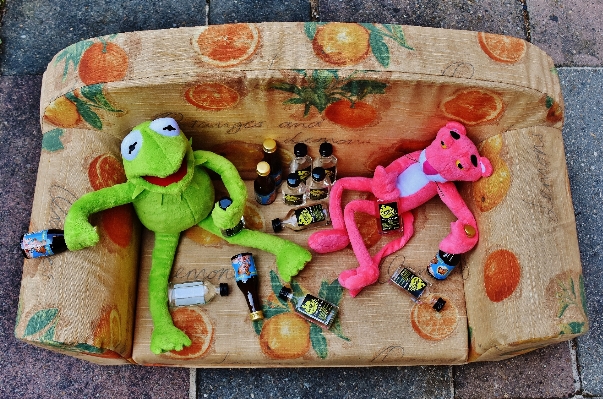 Play drink frog toy Photo