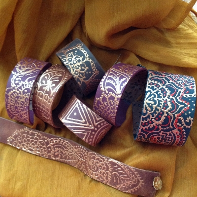 Hand pattern arm bracelet Photo