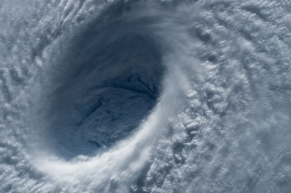 Snow cloud wave wind Photo