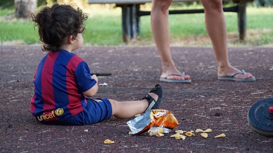 Rakyat bermain anak makanan